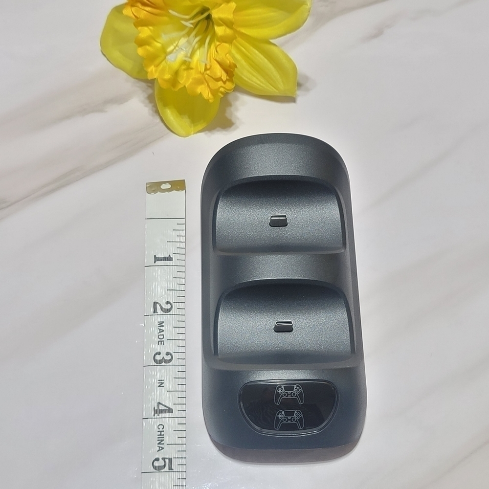CONNYAM CHARGING DOCK FOR PS5 CONTROLLER - Picture 2 of 7